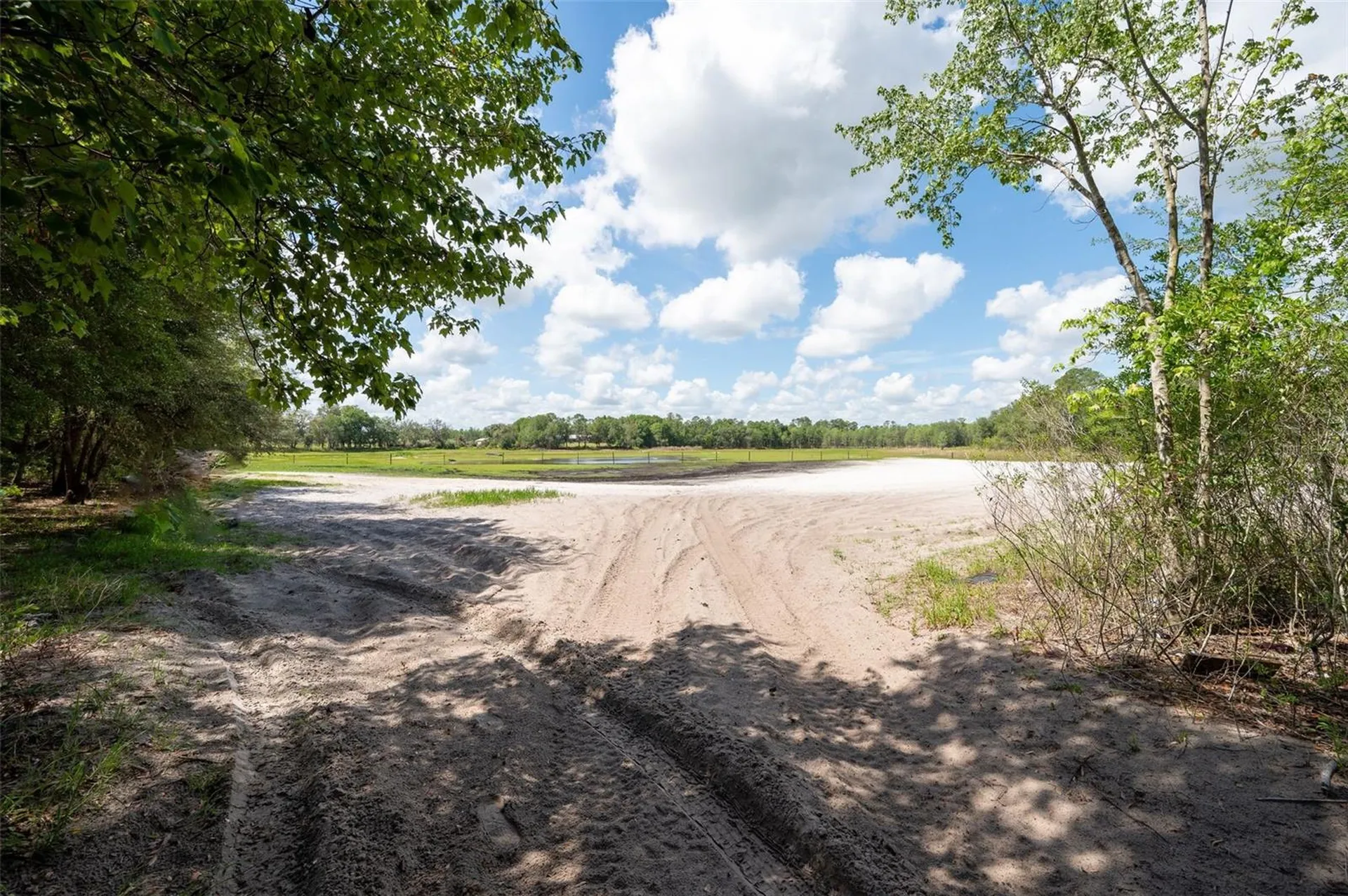 SE 53 Court Trenton FL 32693