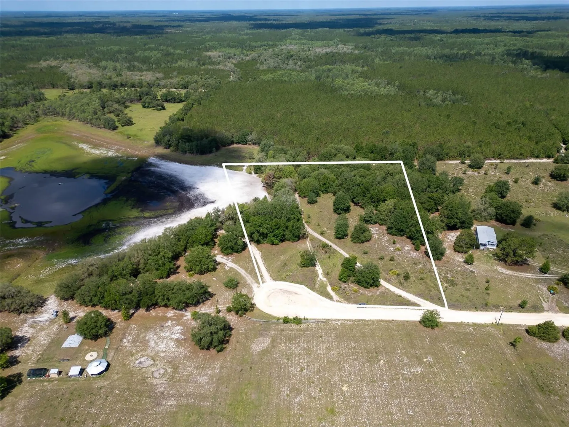 SE 53 Court Trenton FL 32693