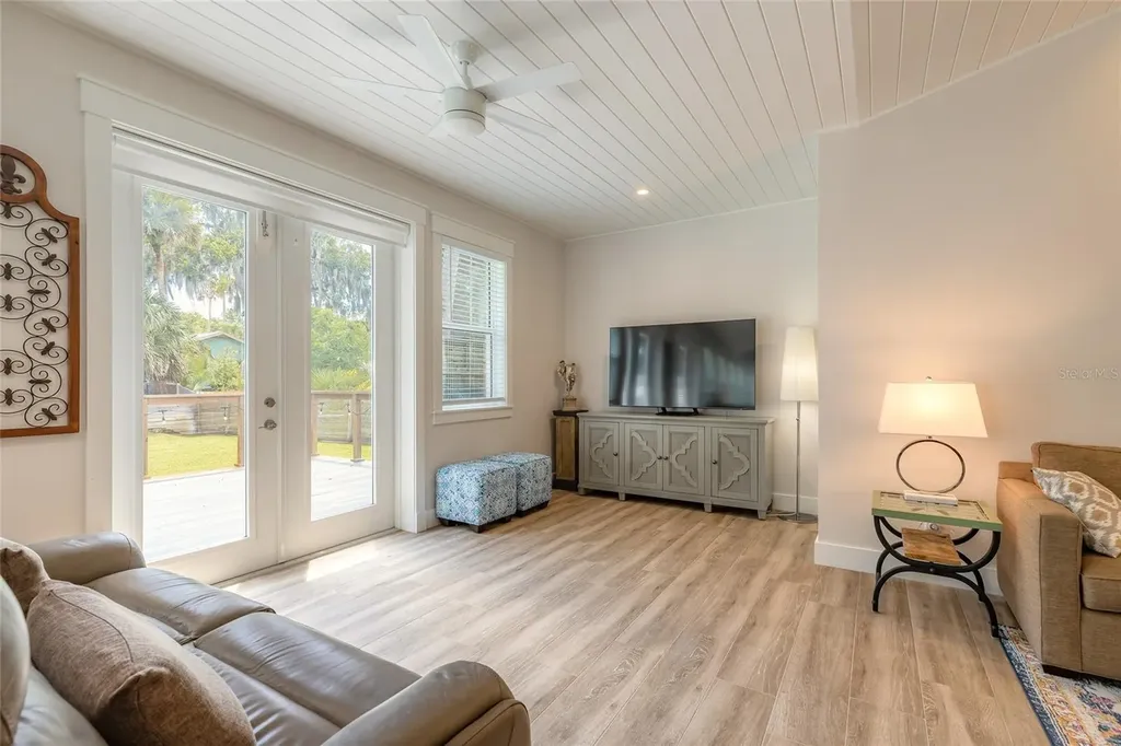 1107 S Orange Street New Smyrna Beach FL 32168