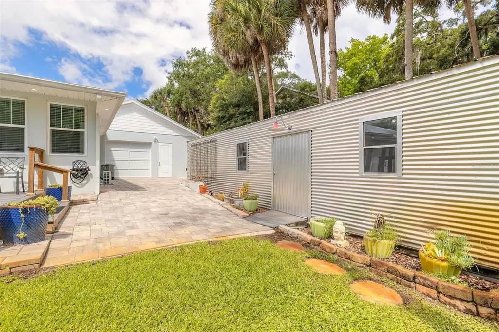 1107 S Orange Street New Smyrna Beach FL 32168