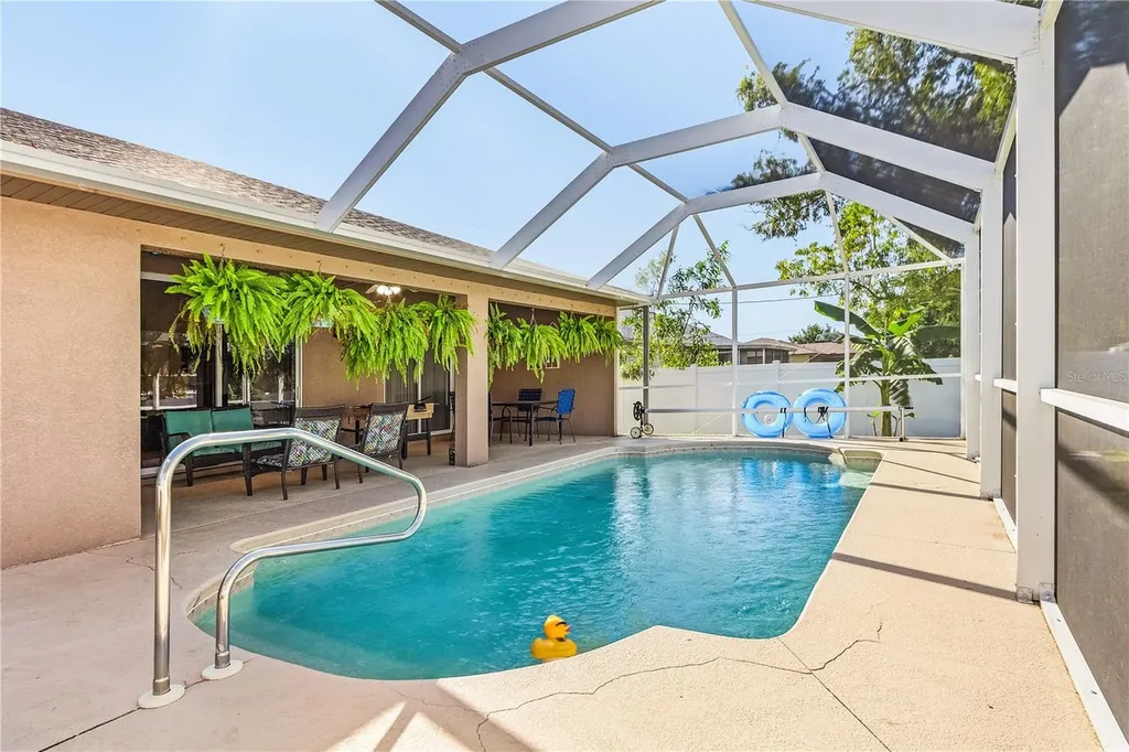 810 SW 10th Place Cape Coral FL 33991