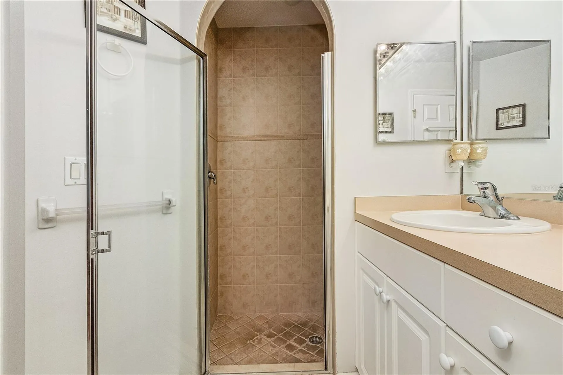 810 SW 10th Place Cape Coral FL 33991