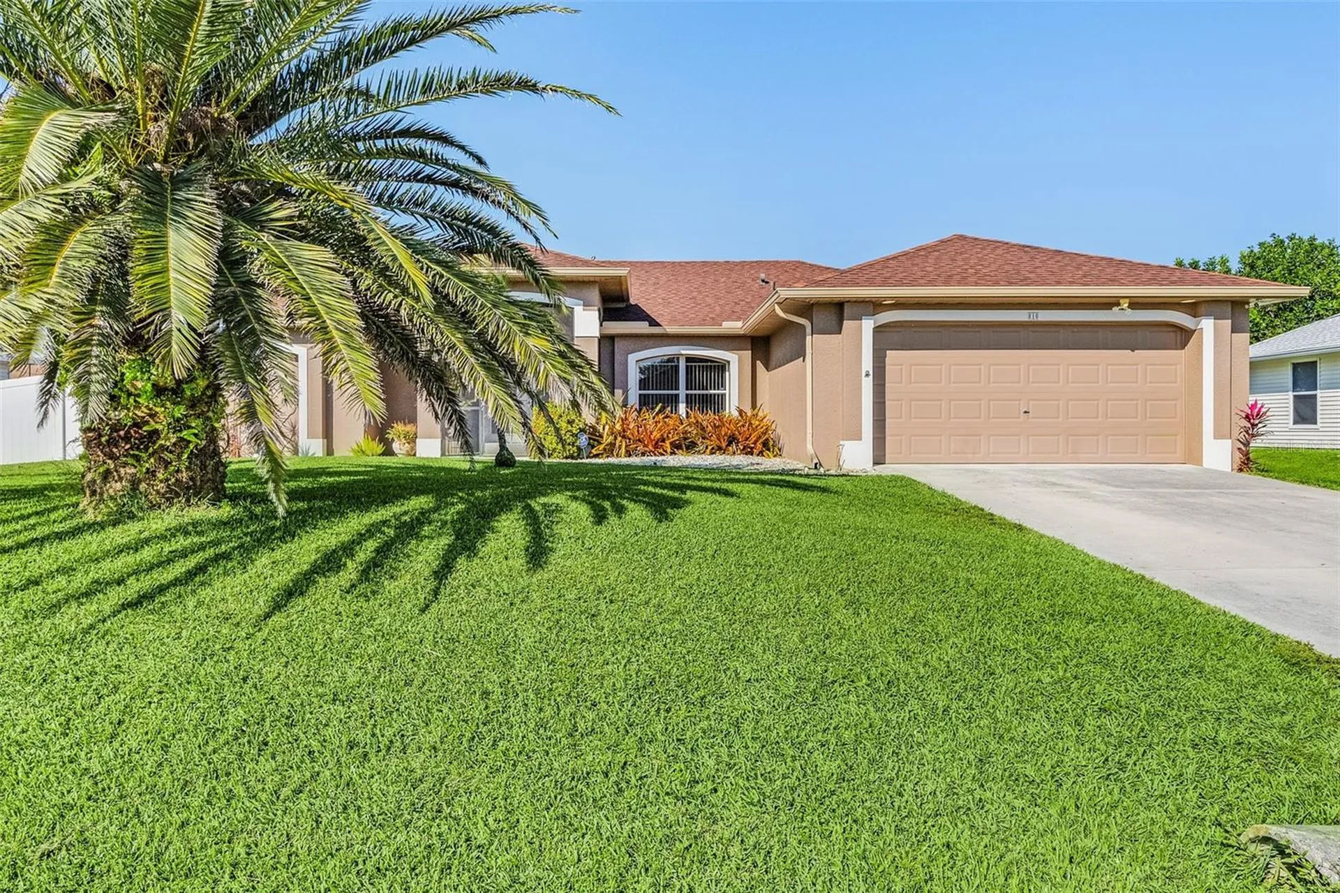 810 SW 10th Place Cape Coral FL 33991