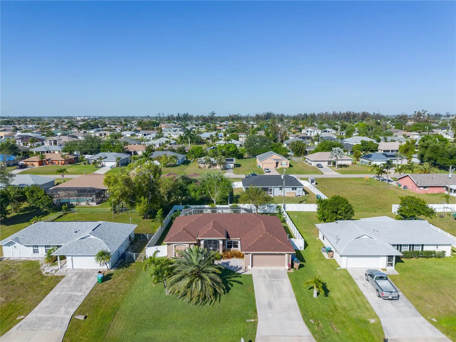 810 SW 10th Place Cape Coral FL 33991