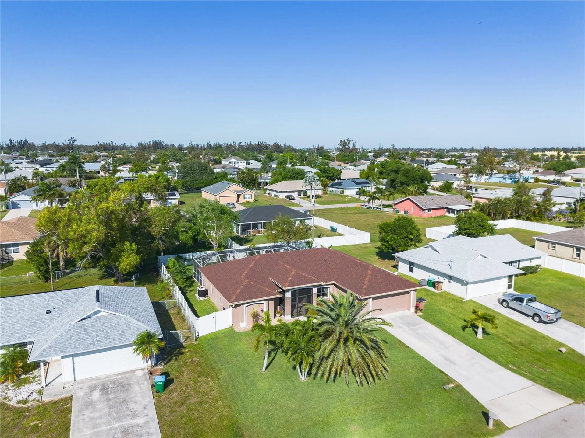810 SW 10th Place Cape Coral FL 33991