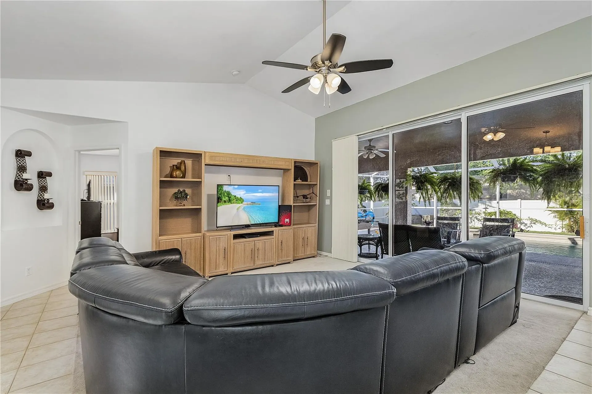 810 SW 10th Place Cape Coral FL 33991