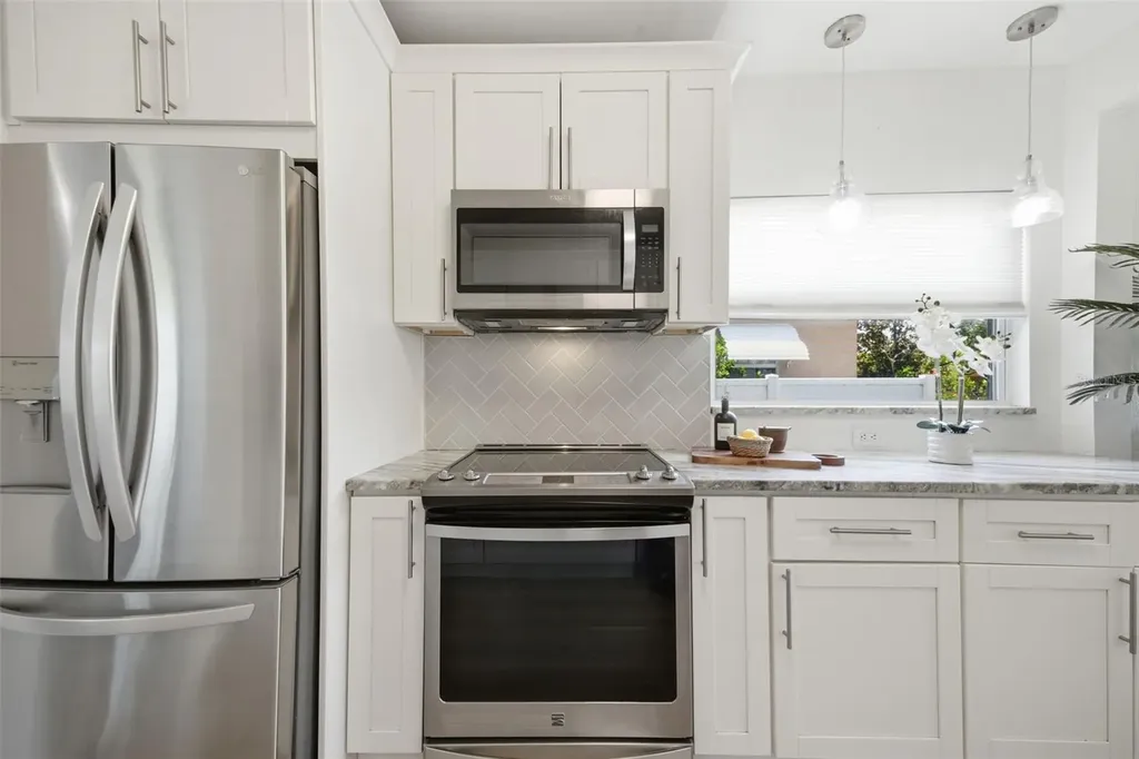 1337 34th Avenue N St Petersburg FL 33704