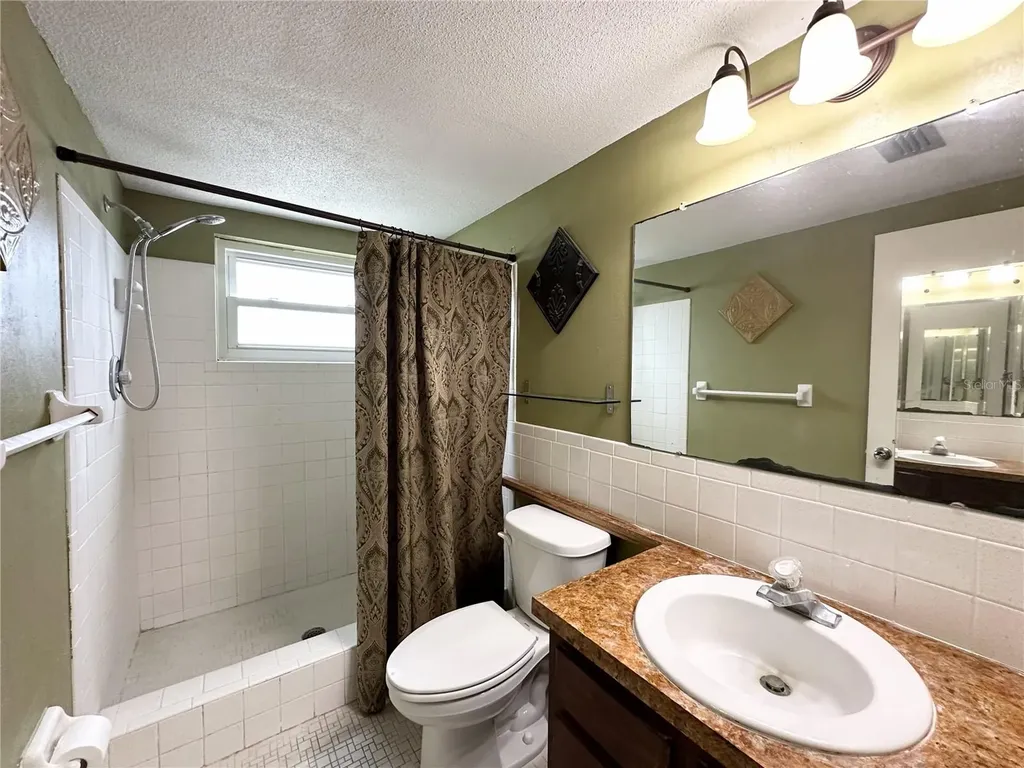 5728 14th Avenue N St Petersburg FL 33710