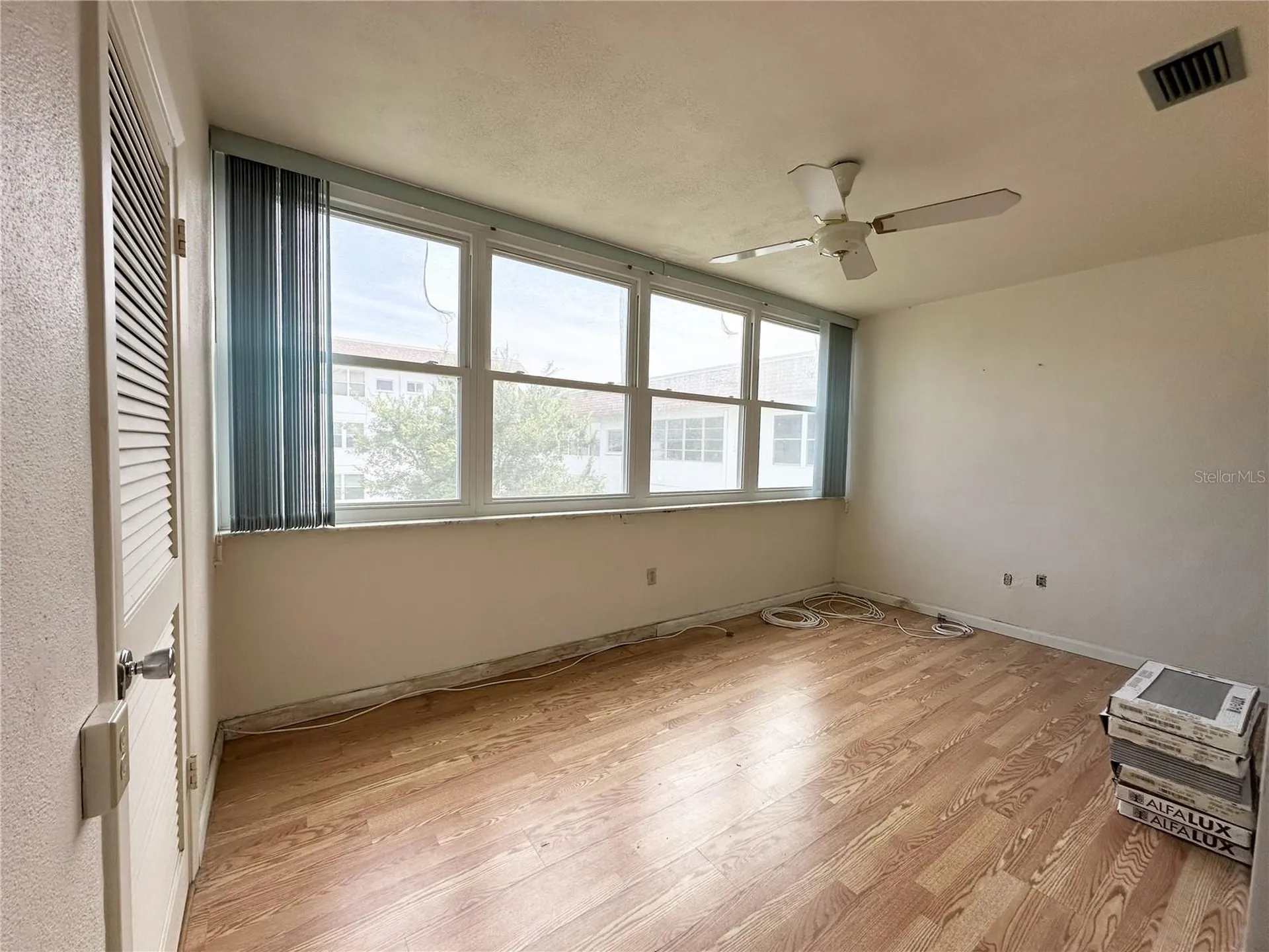 5728 14th Avenue N St Petersburg FL 33710