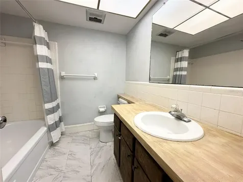5728 14th Avenue N St Petersburg FL 33710