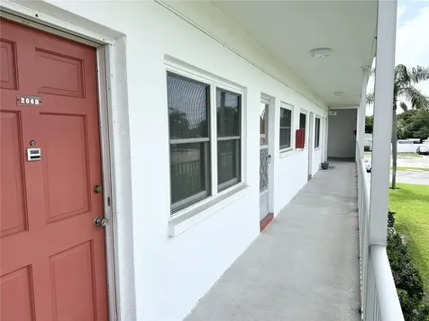 5728 14th Avenue N St Petersburg FL 33710
