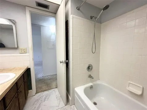 5728 14th Avenue N St Petersburg FL 33710