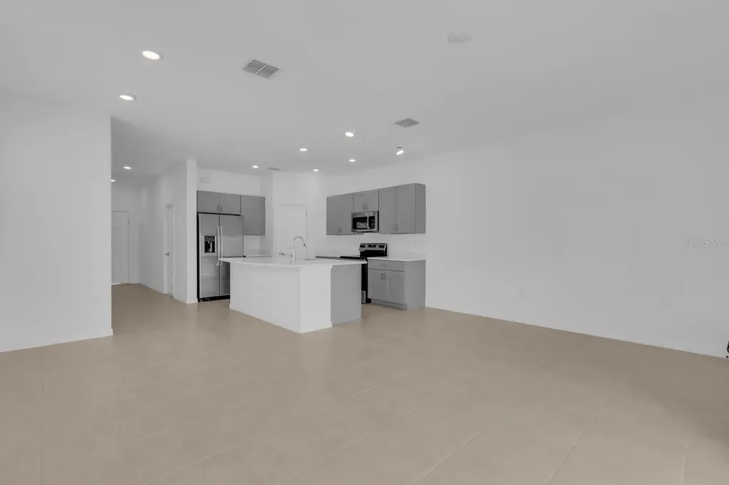 3010 Canary Avenue Davenport FL 33837