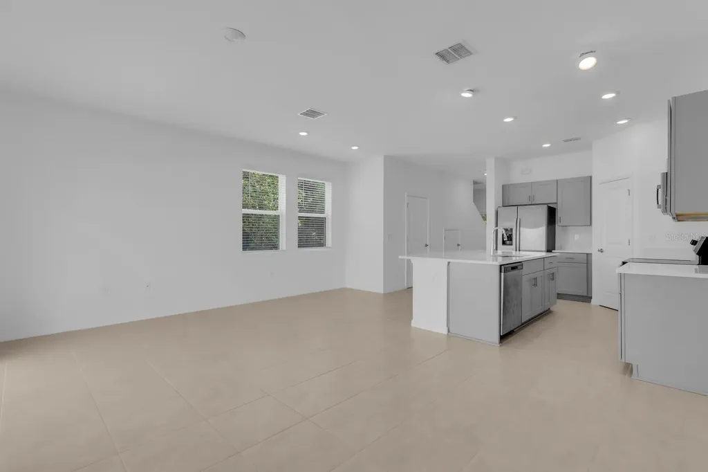 3010 Canary Avenue Davenport FL 33837