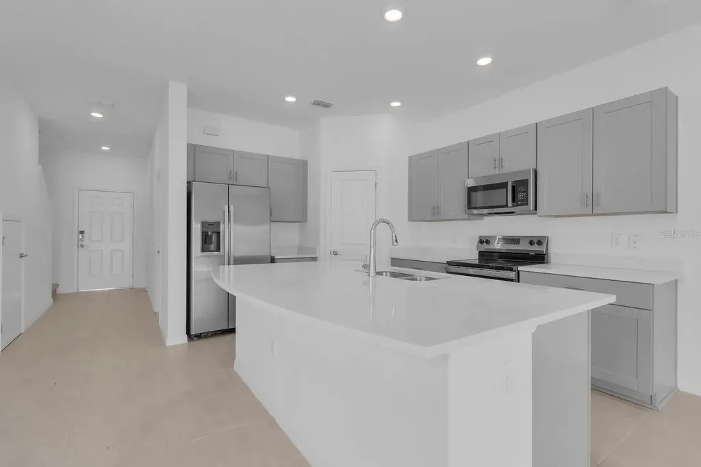 3010 Canary Avenue Davenport FL 33837