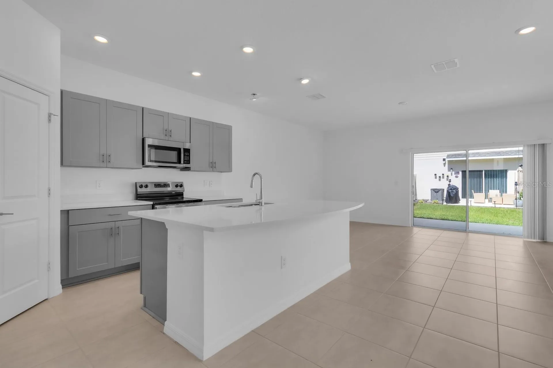 3010 Canary Avenue Davenport FL 33837