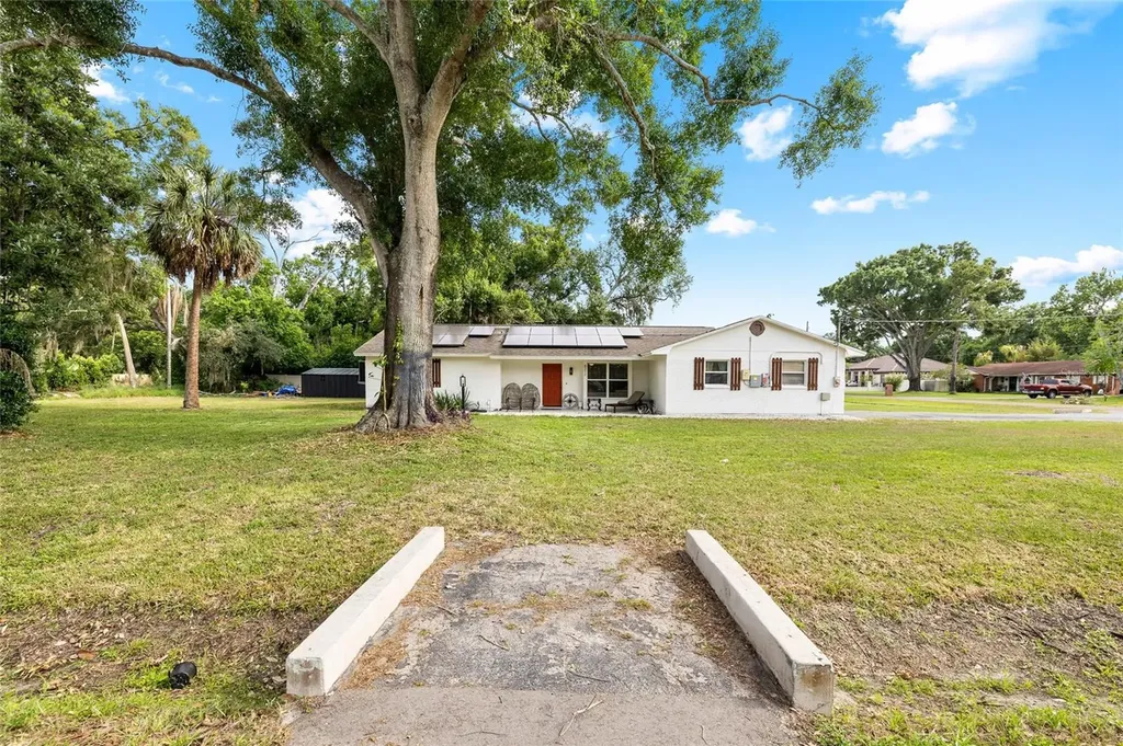 8212 Sunny Vale Place Tampa FL 33615