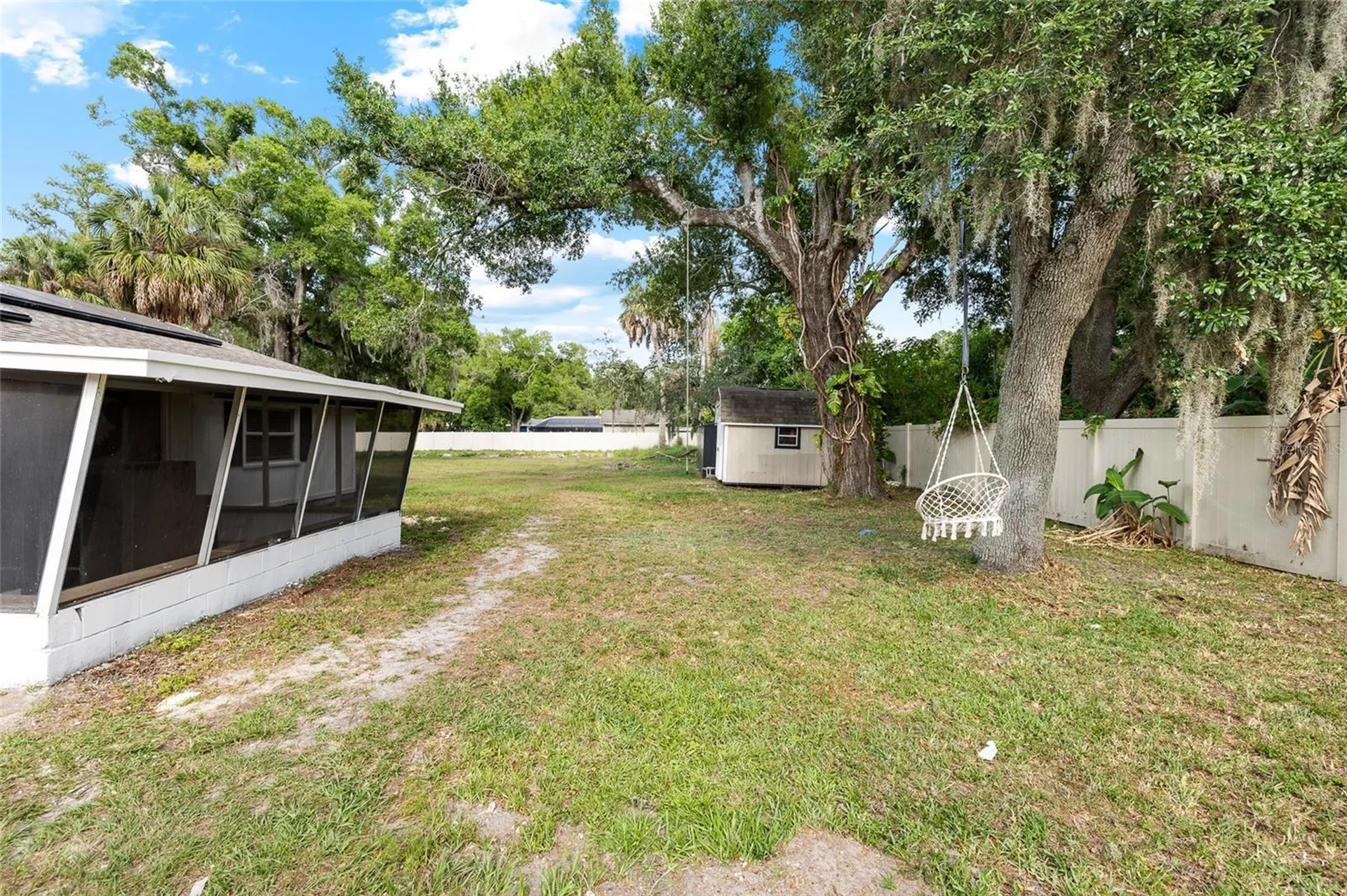 8212 Sunny Vale Place Tampa FL 33615