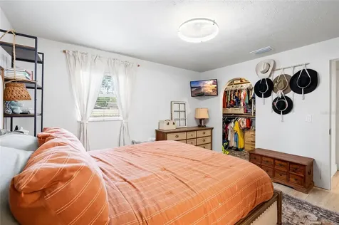 8212 Sunny Vale Place Tampa FL 33615