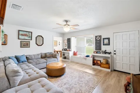 8212 Sunny Vale Place Tampa FL 33615