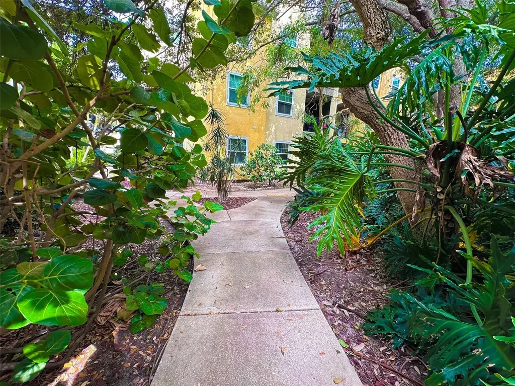 2010 E Palm Avenue Tampa FL 33605