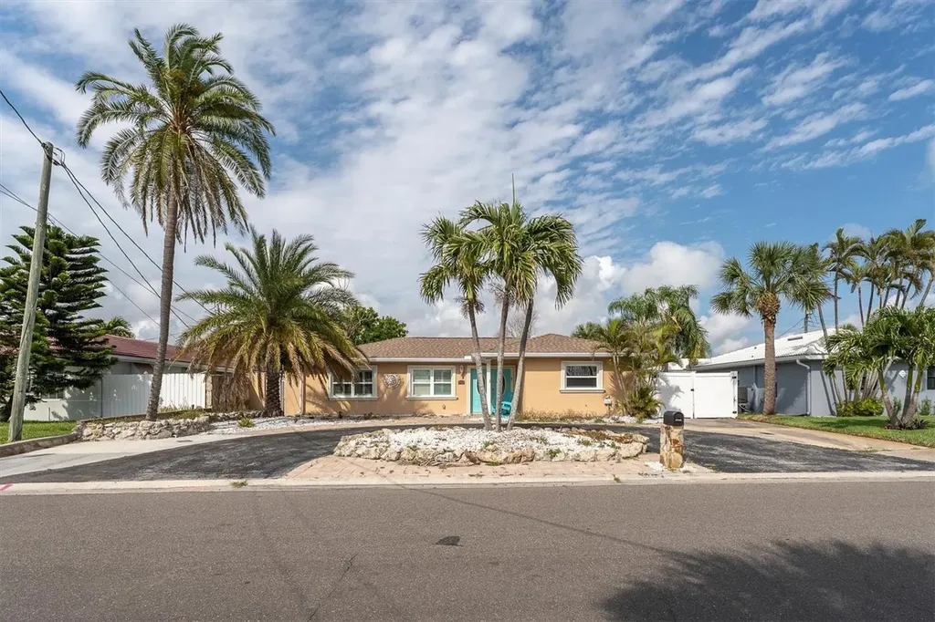 5923 2nd Street E St Pete Beach FL 33706