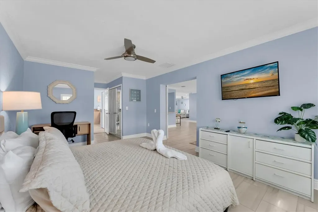 5923 2nd Street E St Pete Beach FL 33706