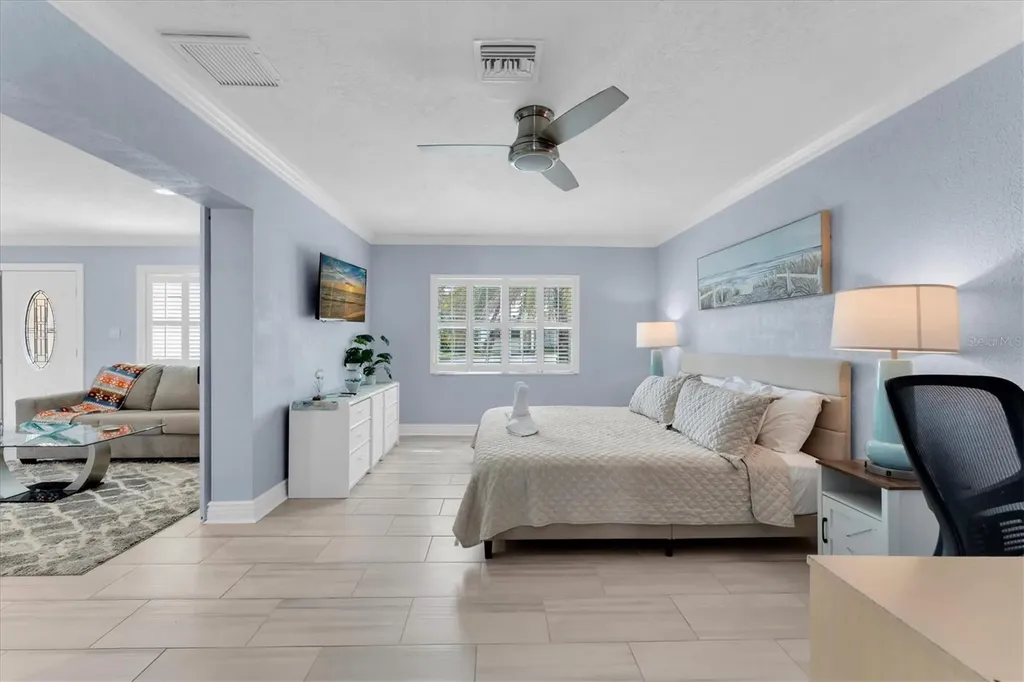 5923 2nd Street E St Pete Beach FL 33706