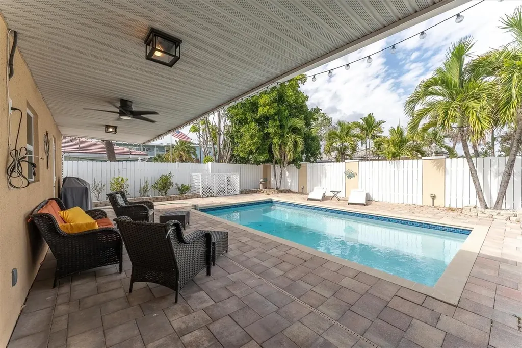 5923 2nd Street E St Pete Beach FL 33706