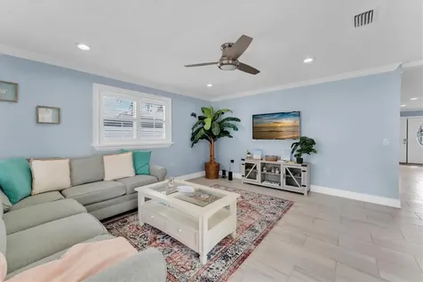 5923 2nd Street E St Pete Beach FL 33706