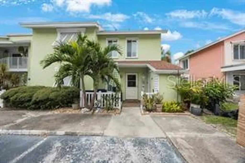 3595 41st Lane S St Petersburg FL 33711