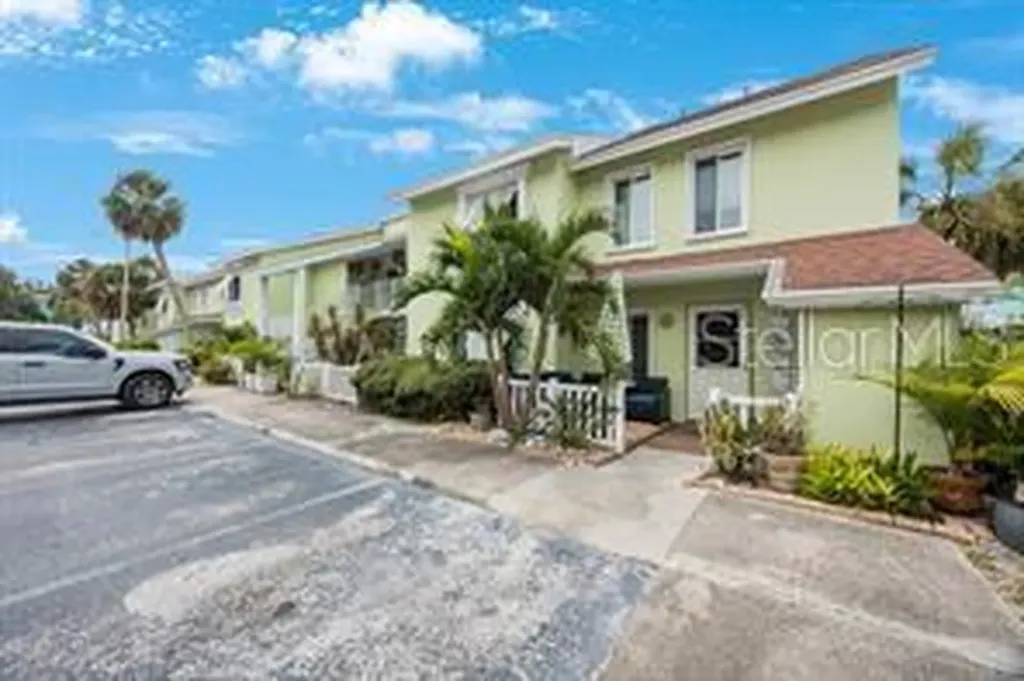3595 41st Lane S St Petersburg FL 33711
