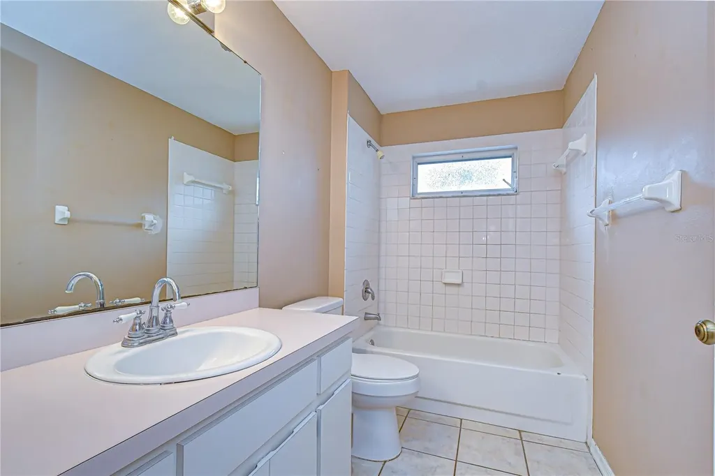 2512 Gotham Way Valrico FL 33594