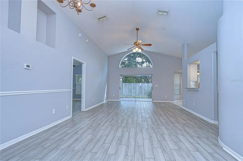 2512 Gotham Way Valrico FL 33594