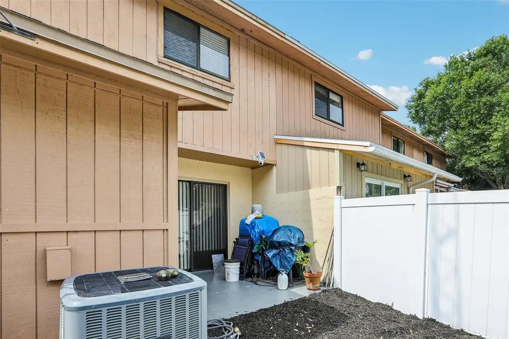 4005 Oak Limb Court Tampa FL 33614