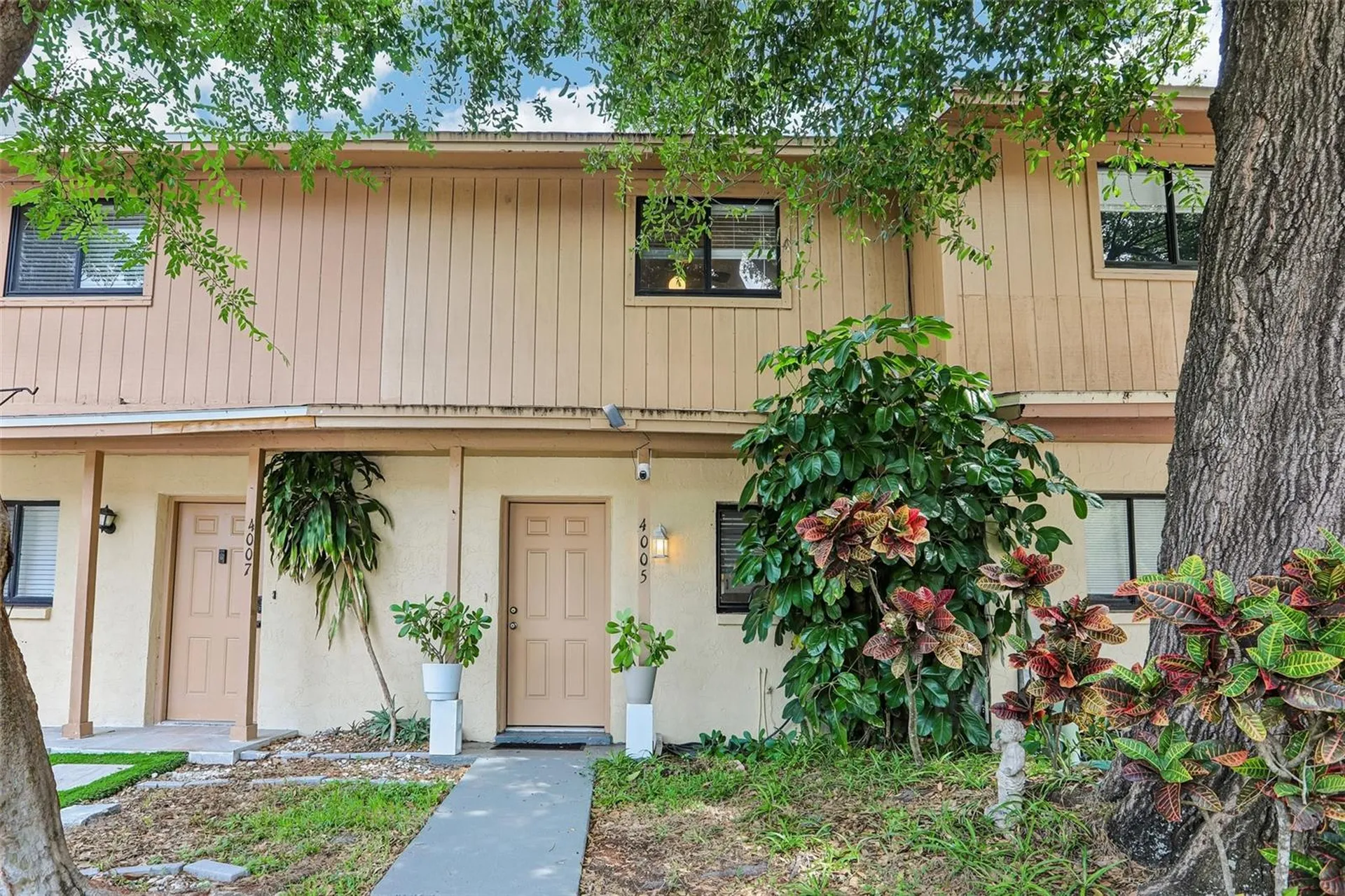 4005 Oak Limb Court Tampa FL 33614