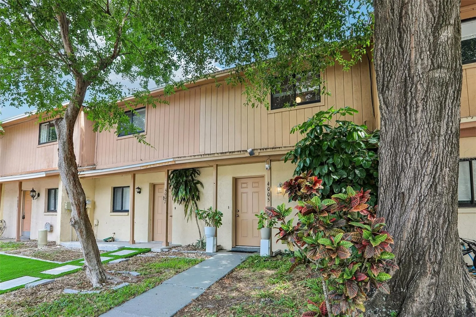 4005 Oak Limb Court Tampa FL 33614