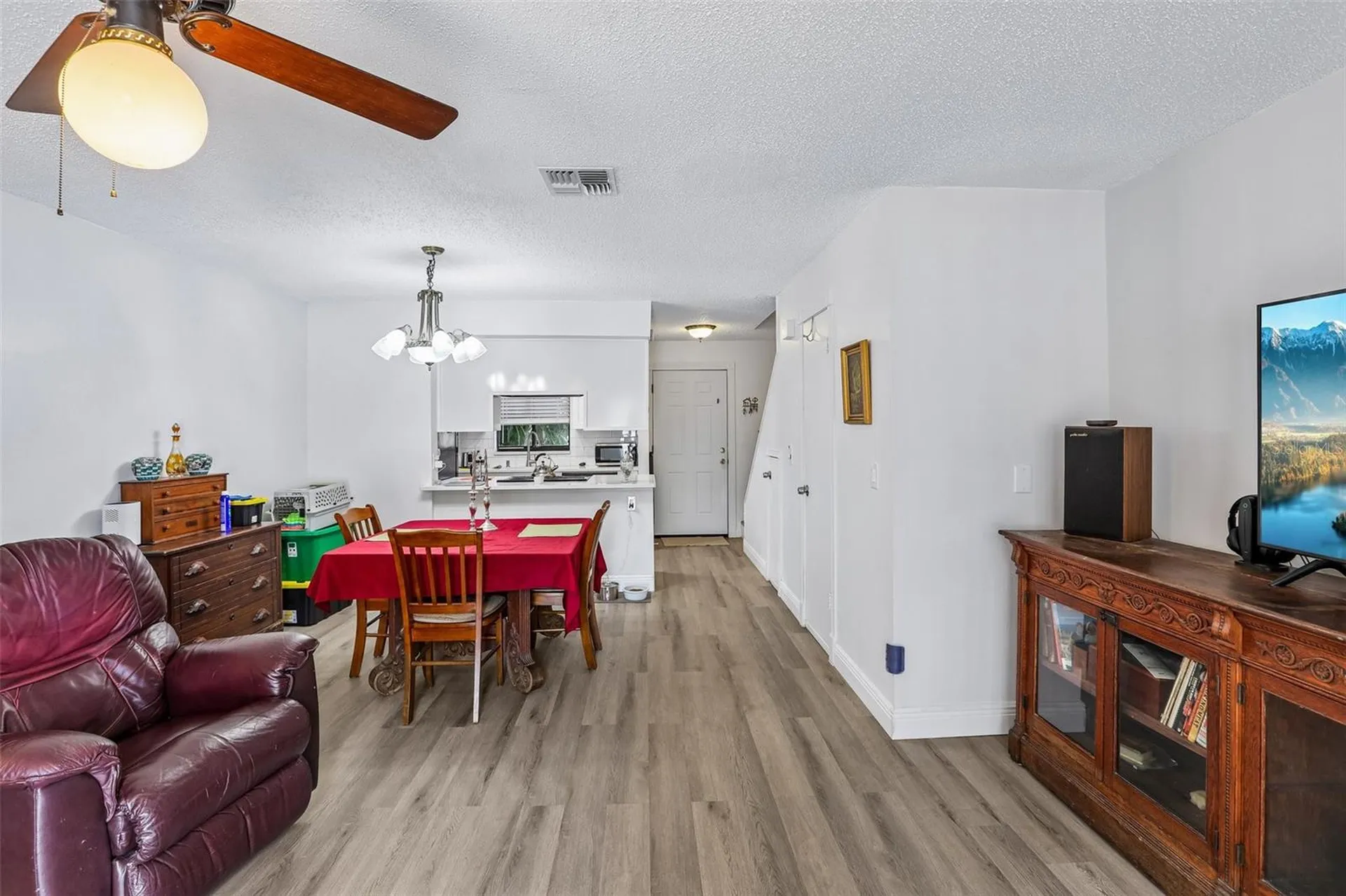 4005 Oak Limb Court Tampa FL 33614