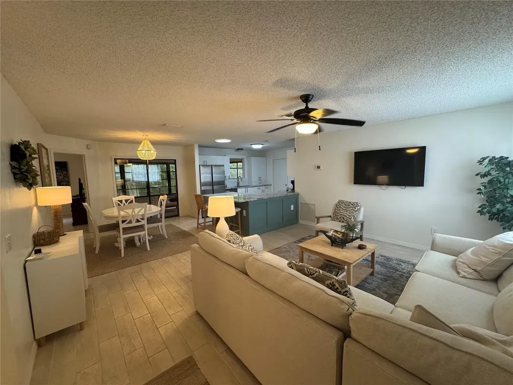 314 Juarez Way Lady Lake FL 32159