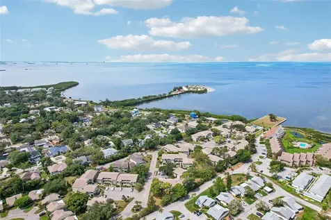 505 Windrush Bay Drive Tarpon Springs FL 34689