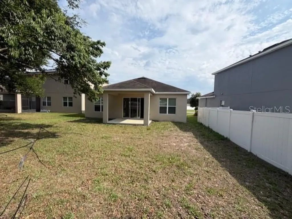 998 Grand Hilltop Apopka FL 32703