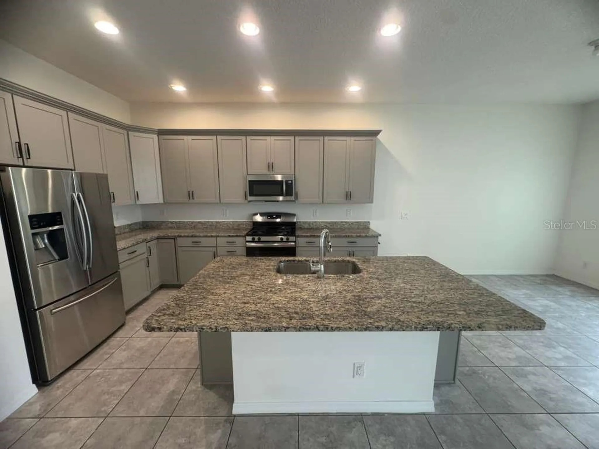 998 Grand Hilltop Apopka FL 32703