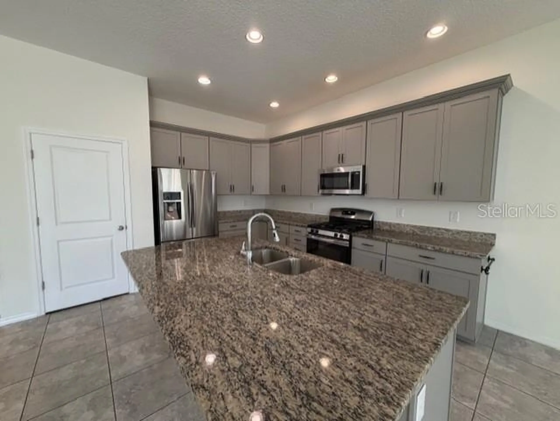 998 Grand Hilltop Apopka FL 32703