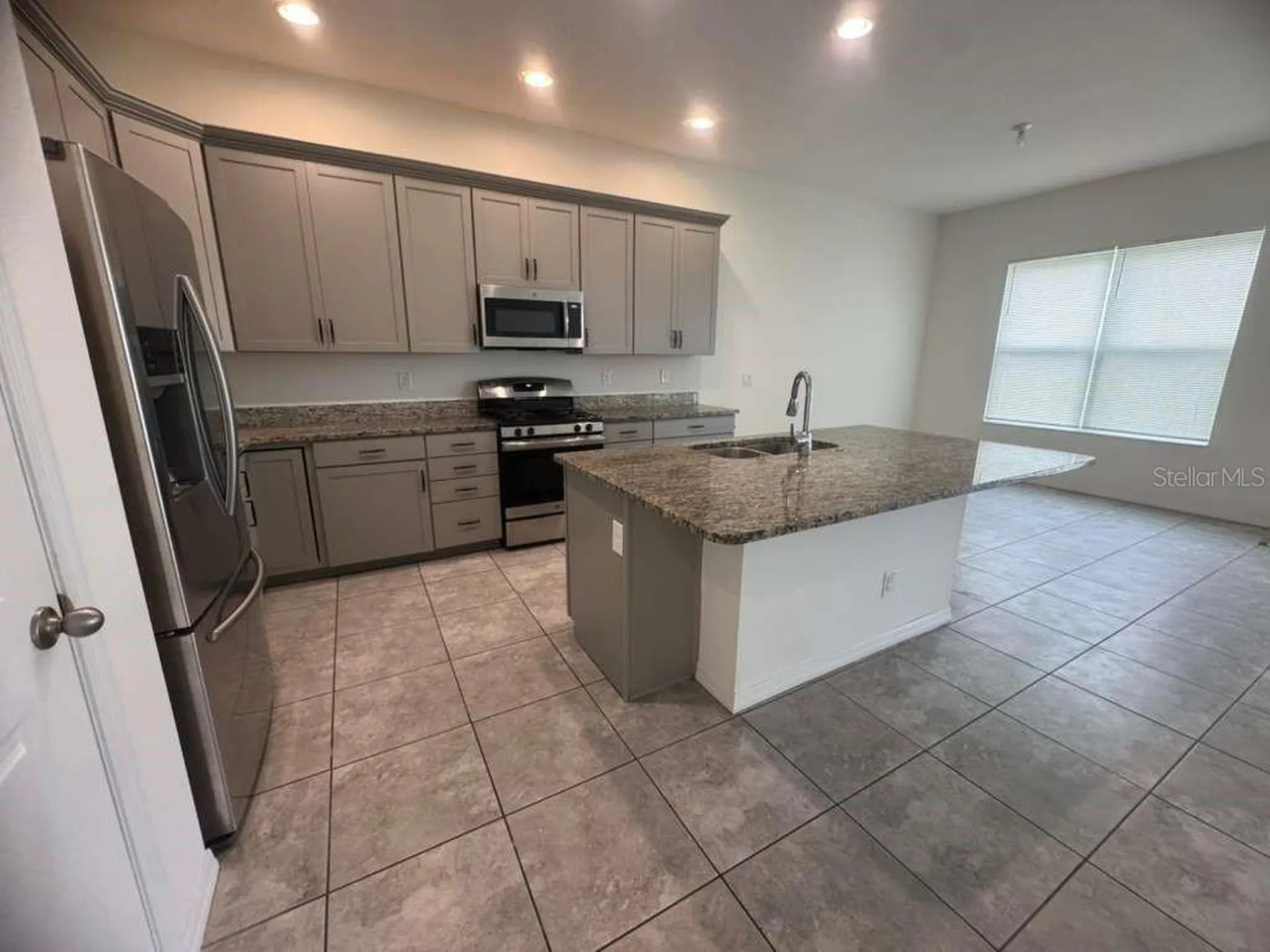 998 Grand Hilltop Apopka FL 32703