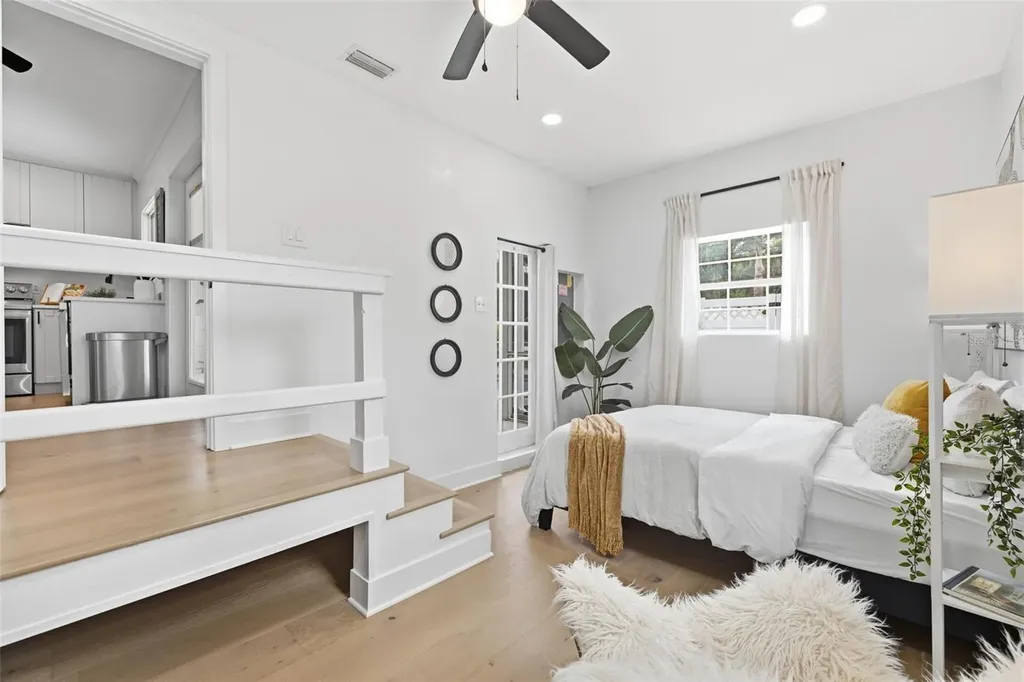 706 39th Avenue NE St Petersburg FL 33703