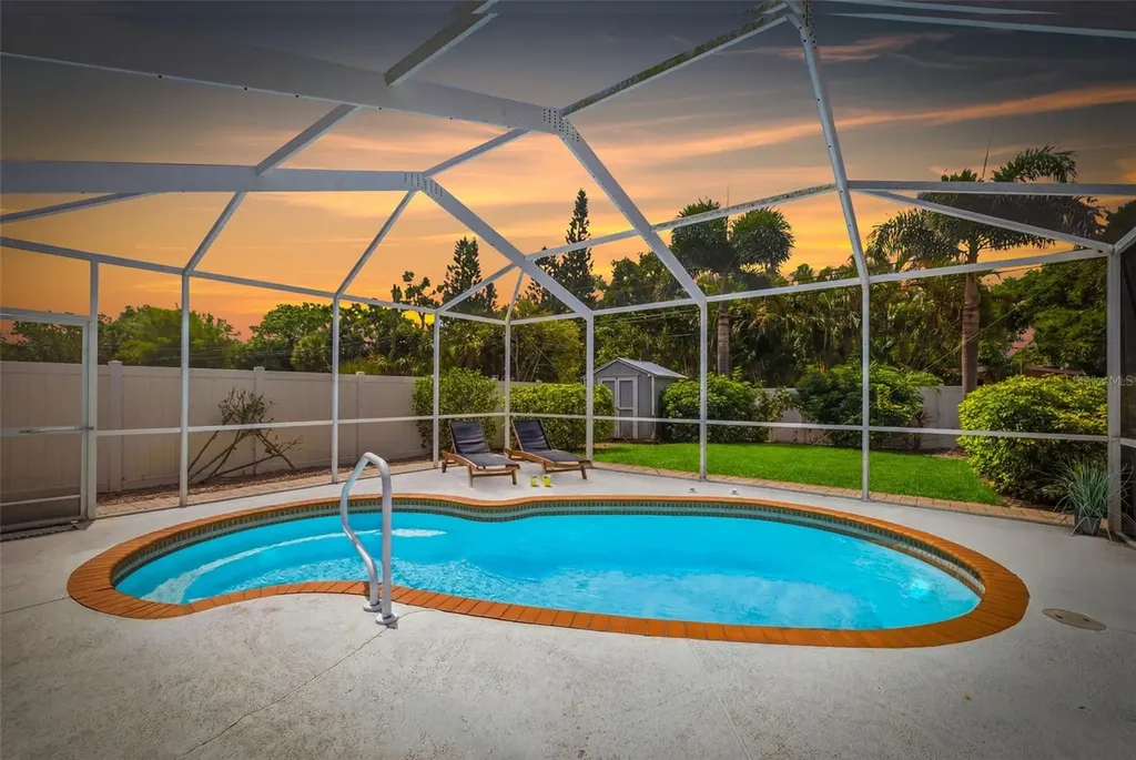 706 39th Avenue NE St Petersburg FL 33703