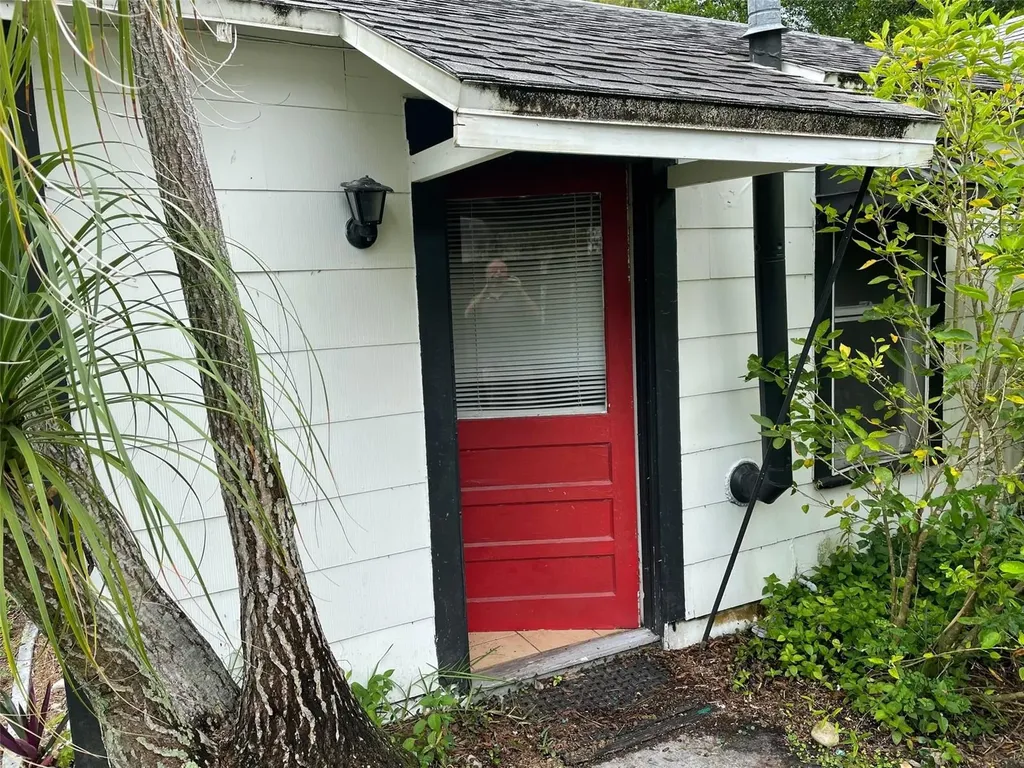 1648 27th Avenue N St Petersburg FL 33713