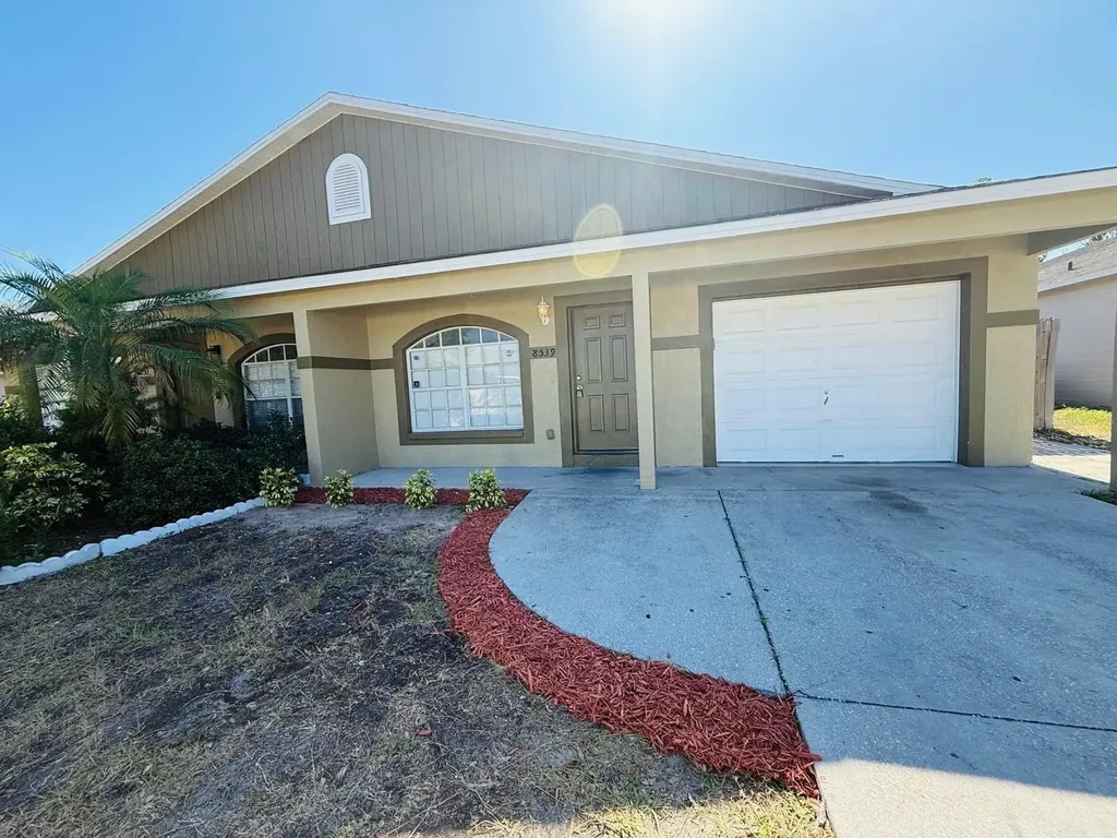 8539 N Hyaleah Road Tampa FL 33617