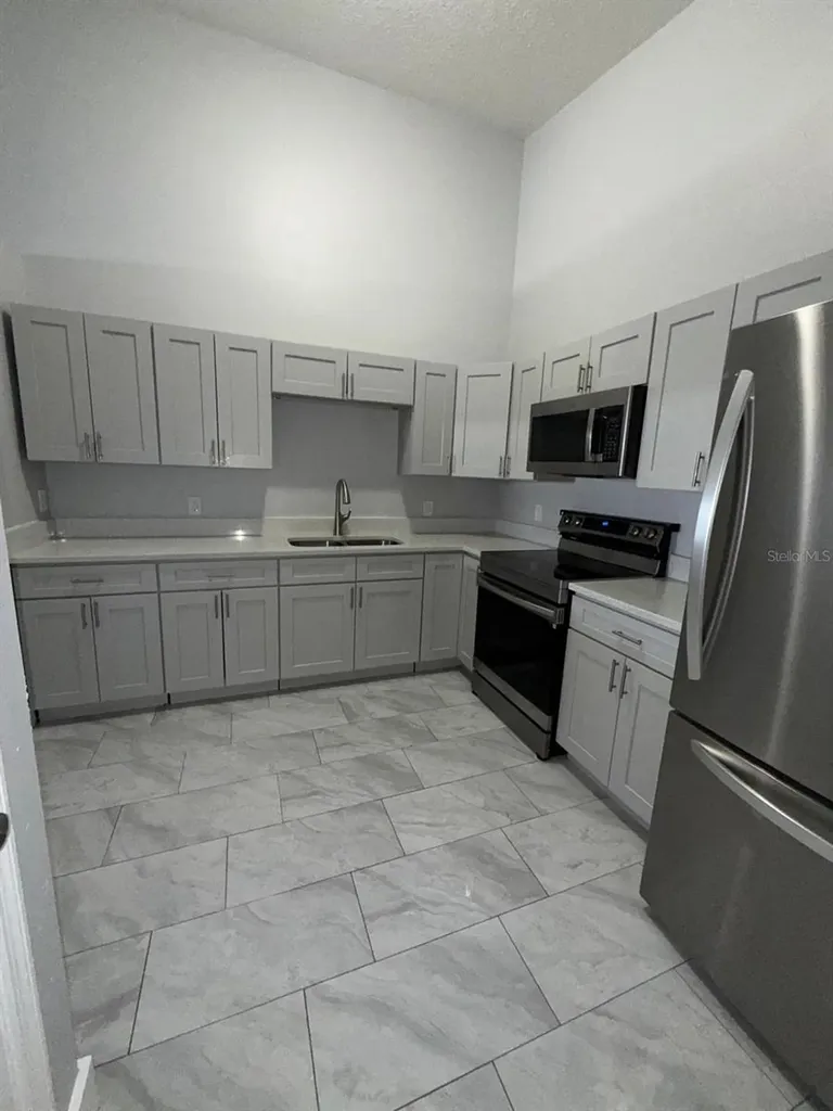 8539 N Hyaleah Road Tampa FL 33617