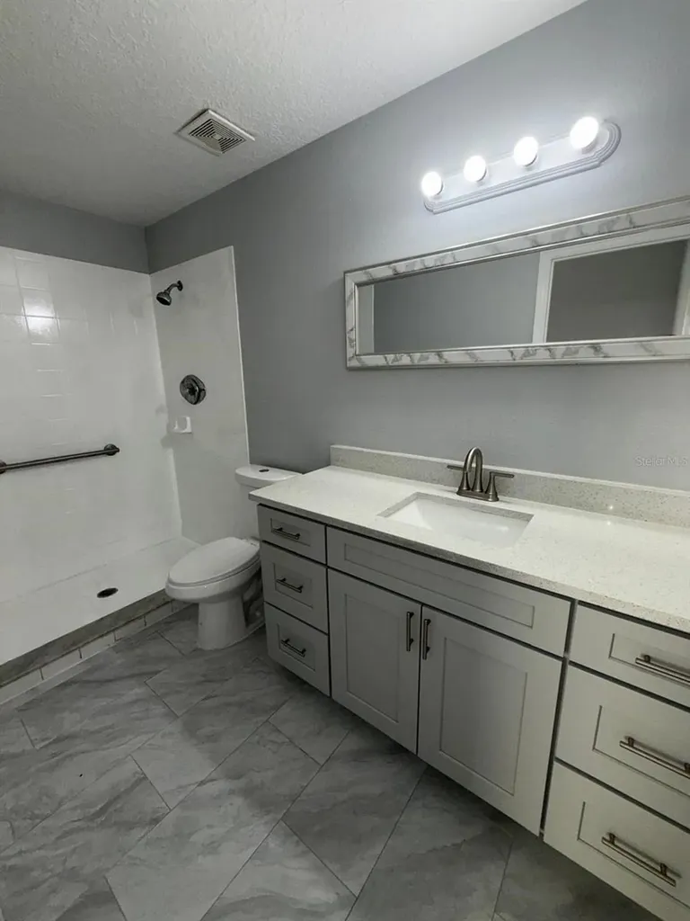 8539 N Hyaleah Road Tampa FL 33617